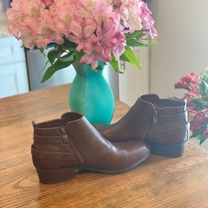 Lucky Women’s Boots